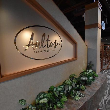 Canad Inns Destination Centre Polo Park Виннипег Экстерьер фото