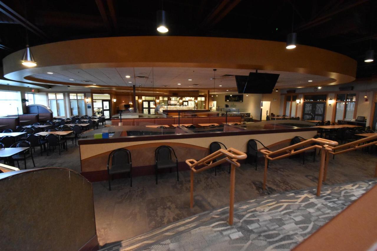 Canad Inns Destination Centre Polo Park Виннипег Экстерьер фото